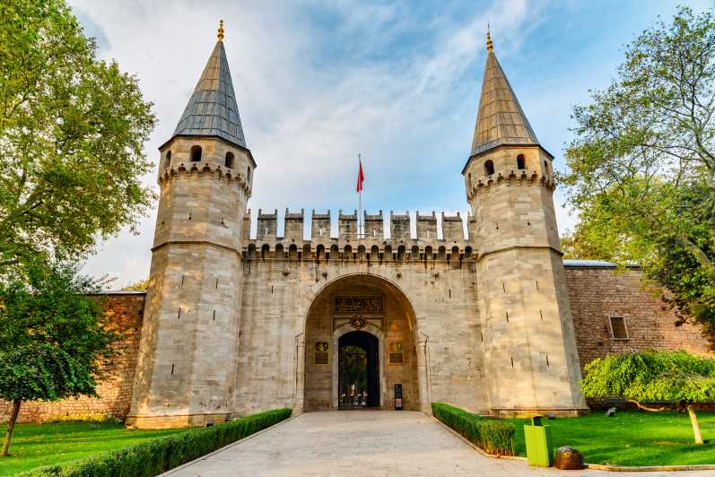 Istanbul: Guided Walking Tour with Entry to Monuments