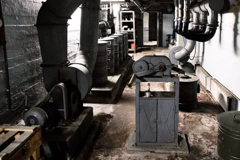 Tour pela Praga comunista e pelo bunker nuclear