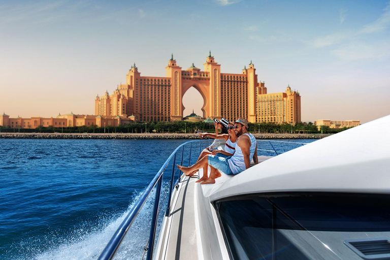 Dubai: Luxury Yacht Tour with Water Soft Drinks Dubai: Sunset Luxury Yacht Tour with Snack Box & Soft Drinks