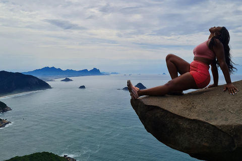 Rio de Janeiro: Tour a piedi di Pedra do Telégrafo con spiaggeAlba: Tour escursionistico di Pedra do Telégrafo con le spiagge