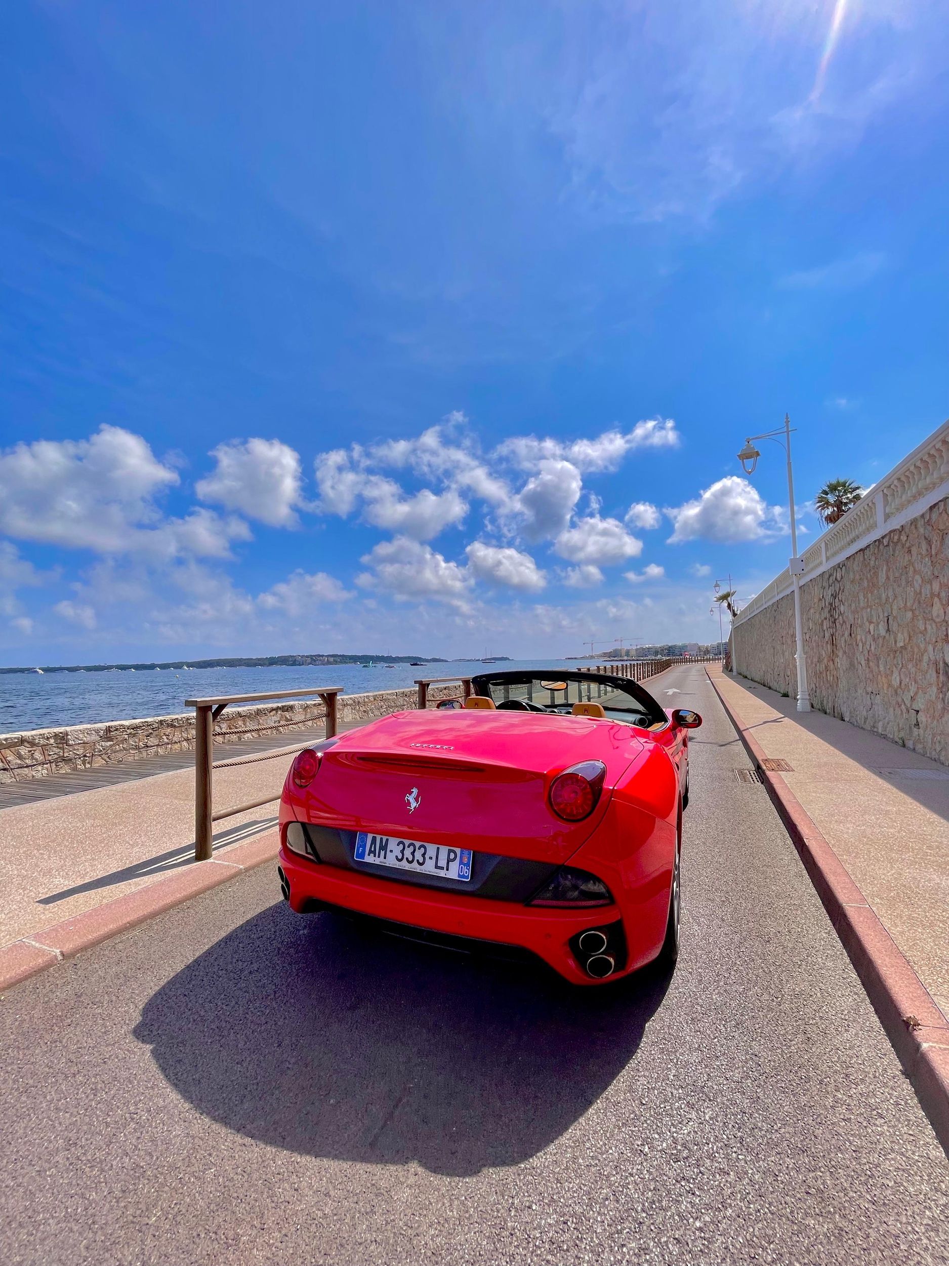 Cannes : Geführte Besichtigung mit Ferrari auf den Routen von Cannes