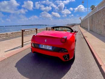 Cannes : Visite guidée en Ferrari sur les routes de Cannes