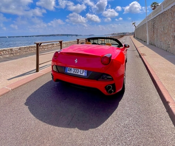 Cannes : Geführte Besichtigung mit Ferrari auf den Routen von Cannes