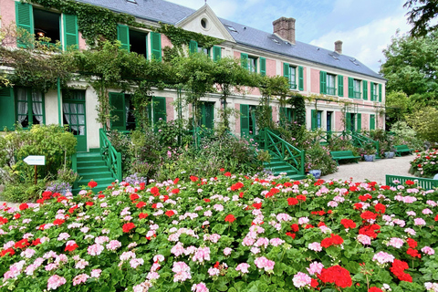 Giverny Versailles Trianon Small Group by Minivan from Paris Giverny Versailles Trianon