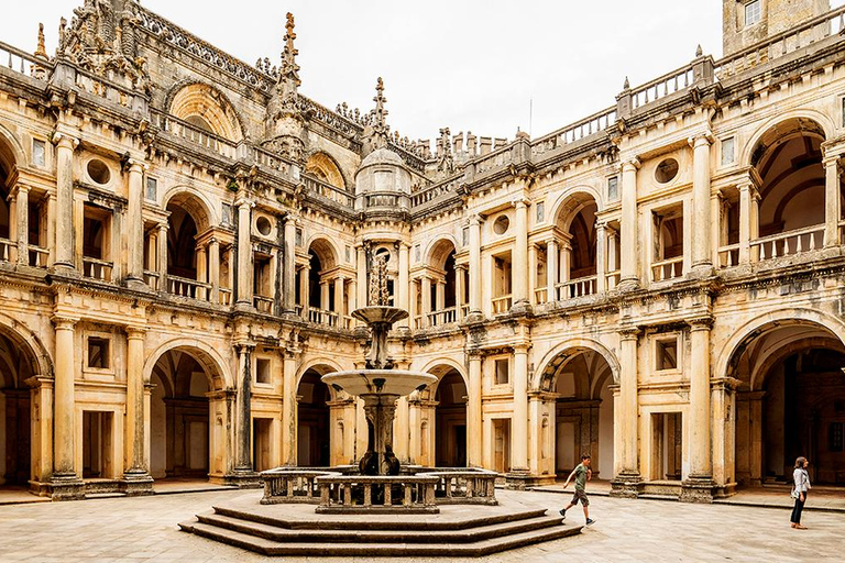 Lisbon: Discover Tomar, Convent of Christ & Almourol Castle