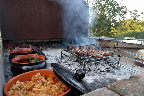 TOUR AND LUNCH AT THE CELLAR, SAUSAGES BY THE VINEYARD