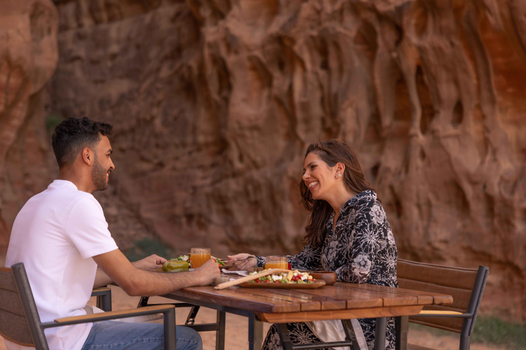 AlUla: Sharaan Platinum Lunch SafariAlUla: Sharaan Platinum Lunch Safari Shared Car