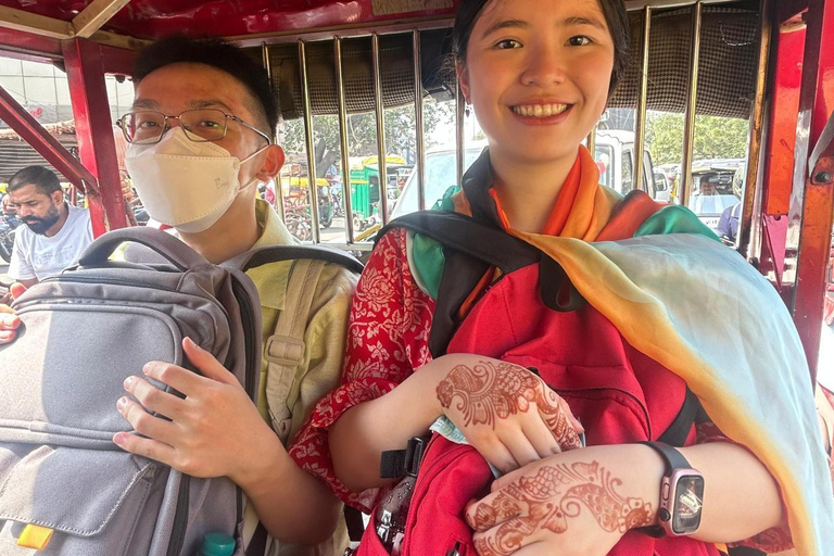 Delhi: Custom Shopping Tour Half /Full Day With Female Guide Delhi: Half-Day Trusted & Authentic Luxury Shopping Tour