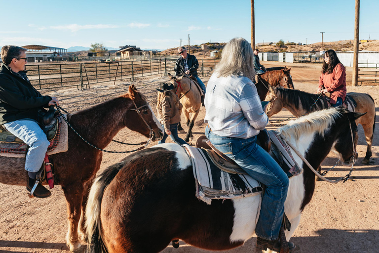 De Las Vegas: Passeio a cavalo ao pôr do sol no deserto com jantar com churrasco