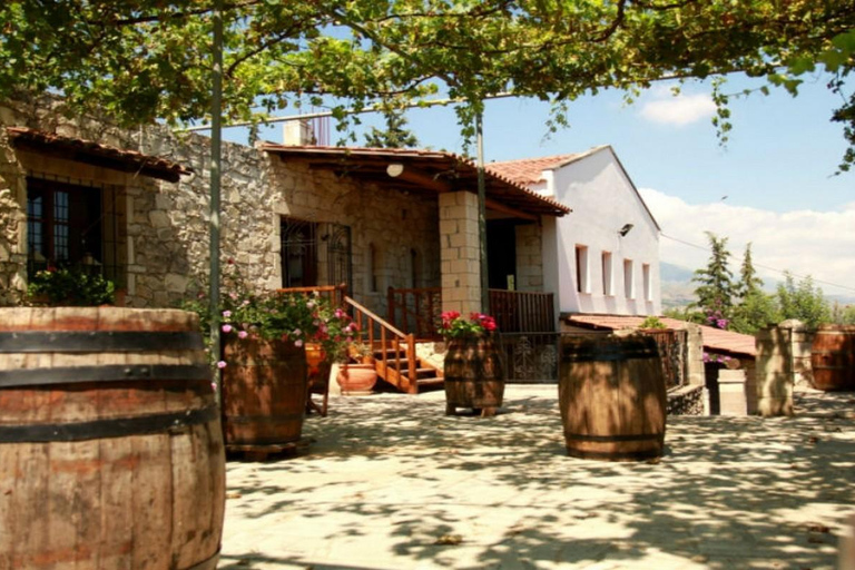 Crète : visite du domaine viticole Dourakis et de l'huile d'olive Kanaki, village de VrysesVisite privative avec dégustation par un connaisseur