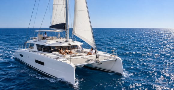 Sousse: Private VIP Mid-Day Catamaran Cruise & Dolphins