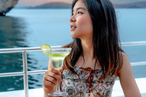 Krabi: Luxuriöse Sonnenuntergangsfahrt zu 4 Inseln mit einem Power-Katamaran