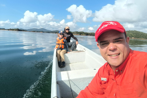 Guatapé: All-inclusive private fishing experience (24-hour advance booking) Guatapé: All-inclusive sport fishing experience (24-hour advance booking)