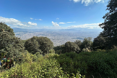 Visita a Swyambhunath con excursión de un día a la colina de Nagarjun