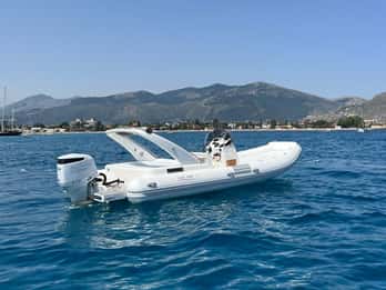 Palermo:Tour in gommone attrezzatura per lo snorkeling+snack