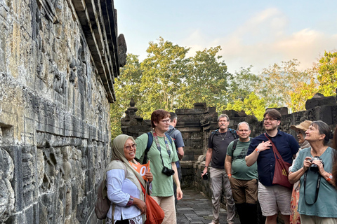 Yogyakarta: Borobudur Temple Climb-Up Tour with Guide Shared Borobudur Temple Climb-Up Tour NON TICKETS