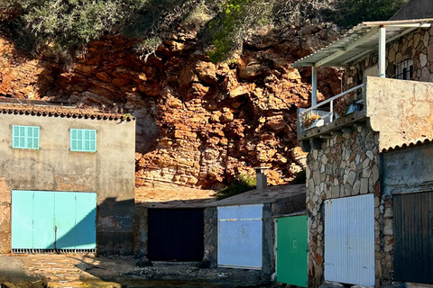 Private Tour to Calo des Moro by Boat Private boat tour to Cala des Moro