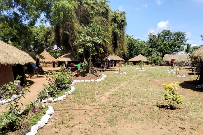 Mombasa: Tour del villaggio culturale e del mercato di Kongowea