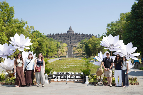 Yogyakarta: Borobudur sunrise,guarantee climb-up& Prambanan Borobudur Sunrise sharing Tour Without Ticket