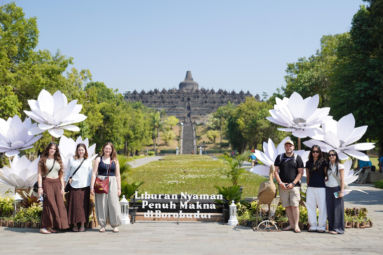 Yogyakarta: Borobudur sunrise,guarantee climb-up& Prambanan Borobudur Sunrise sharing Tour Without Ticket