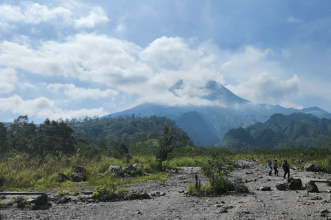 Yogyakarta: Merapi-Sonnenaufgang und Pindul-Höhlen-Tubing