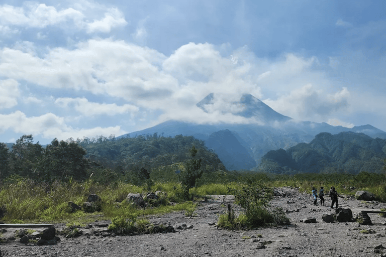 Yogyakarta: Merapi-Sonnenaufgang und Pindul-Höhlen-Tubing