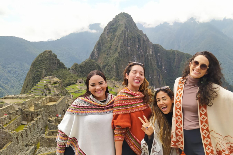 Machu Picchu New Year 2024: Long route entrance