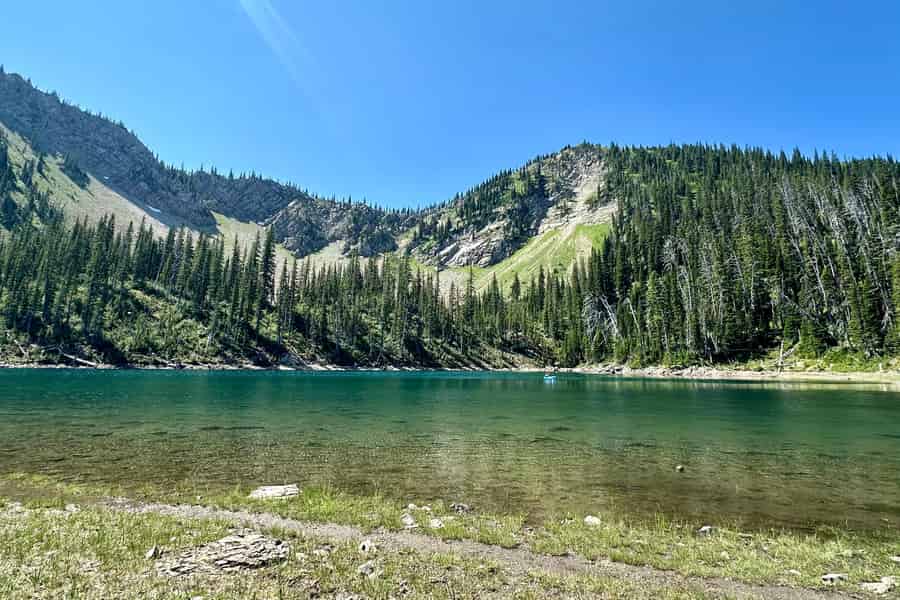 Doris Lake Wanderung mit Packraft. Foto: GetYourGuide