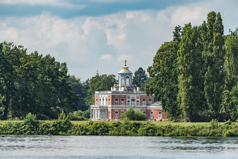 Potsdam: 2-Hour Private Castle Sightseeing Cruise
