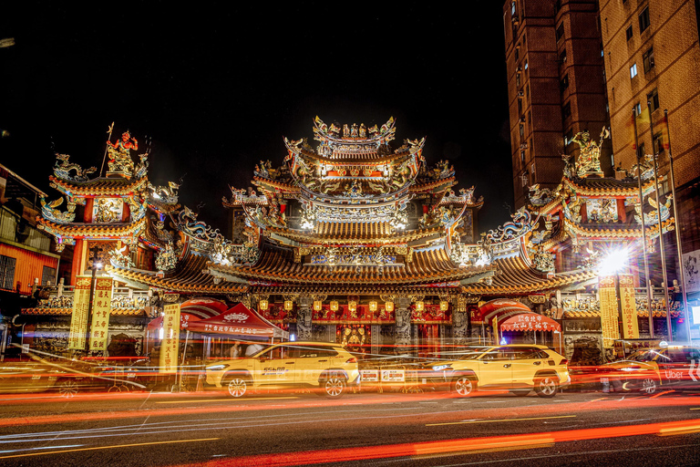 Taipei Nightfall: 4 hours Skyline View, Temple & Neon Market