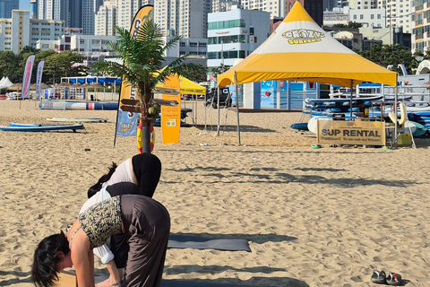 Busan: Gwangalli Beach Morning Wellness Yoga Experience