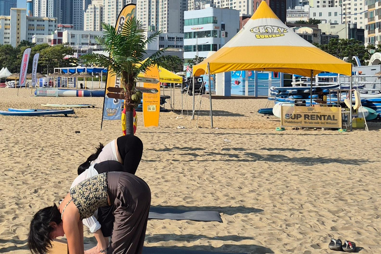 Busan: Gwangalli Beach Morning Wellness Yoga Experience