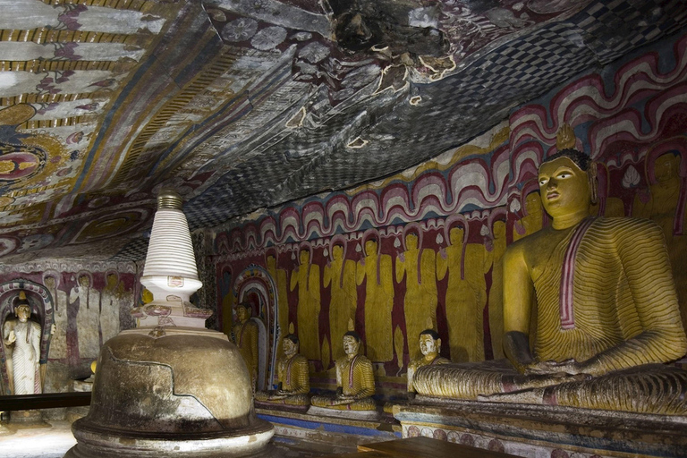 Sigiriya: Dambulla-Tempel und Dorf-Tour von Trincomalee aus