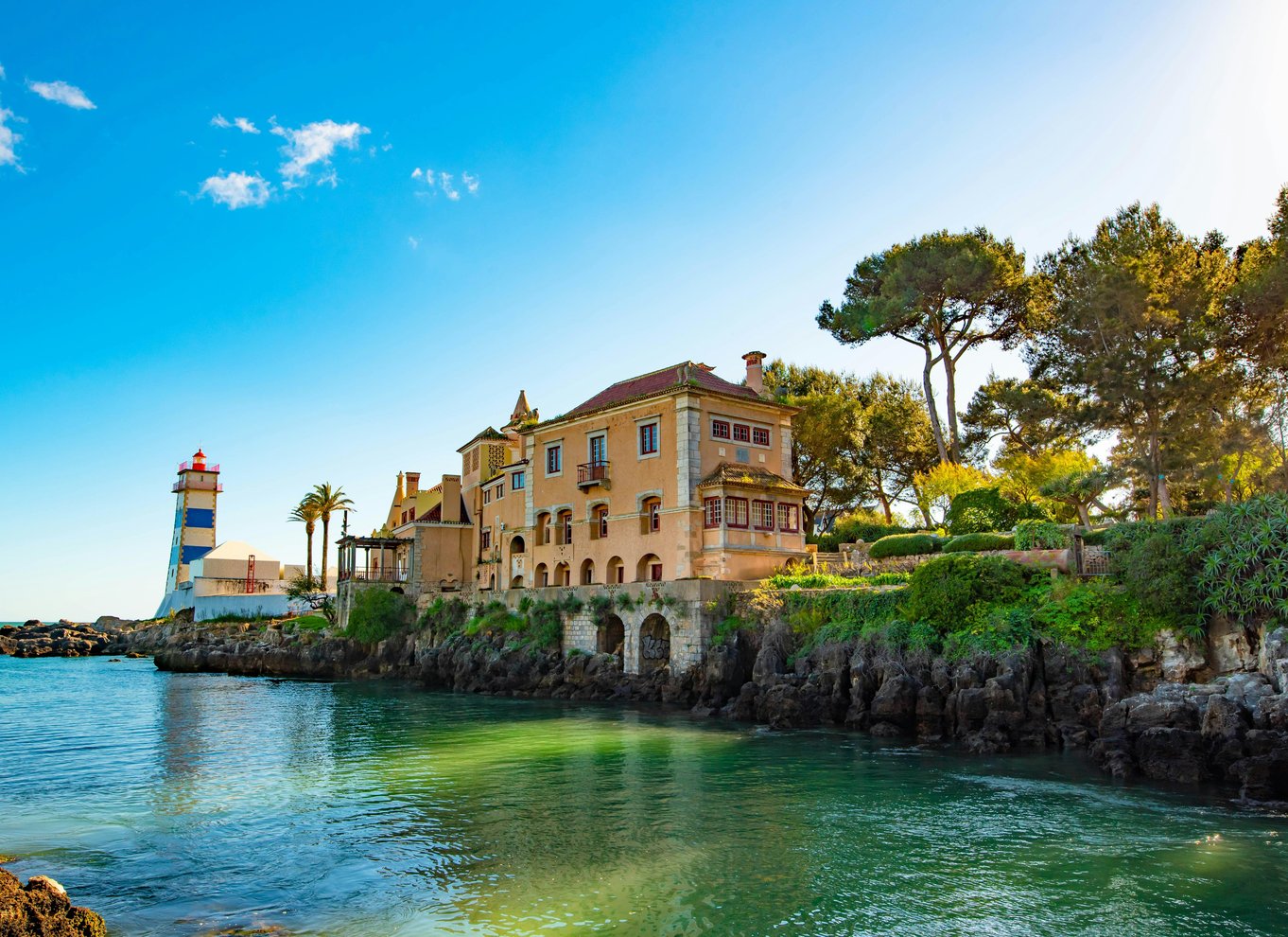 Fra Lissabon: Sintra, Pena, Regaleira, Kap Roca og Cascais