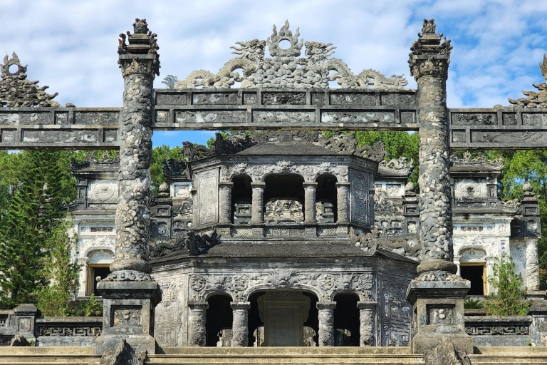 Visite des tombeaux royaux de Hue : Mausolée de Khai Dinh et de Tu Duc
