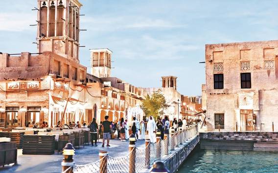 Entdecke das Herz von Dubais Altstadt, Kultur, Abra und Souqs
