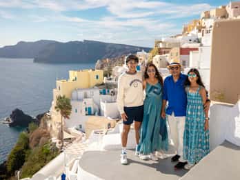 Servizio fotografico di famiglia a Santorini (Oia Village)