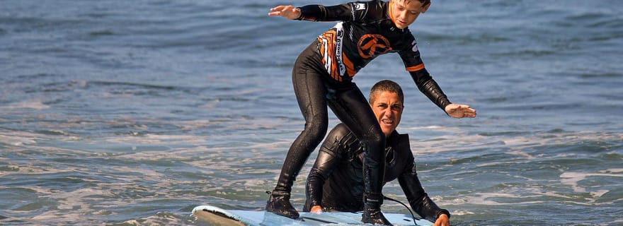 Playa Las Américas : Camp de surf le samedi pour les enfants de 5 à 13 ans