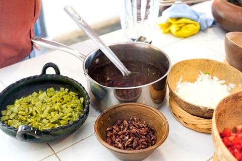 Huatulco: Oaxacan Cooking Class with Market Tour & Meal