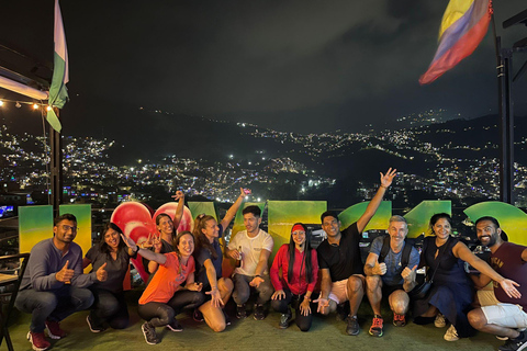 Medellín: Comuna 13 Graffiti Tour z przygotowywaniem koktajlu proteinowego