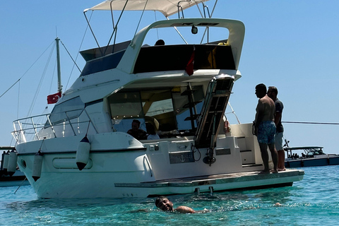 Bodrum: Private Sunset Yacht Tour with light Dinner