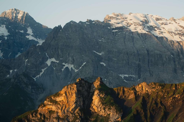 Interlaken: Scenic hiking tour from Mürren to Rotstock hut.