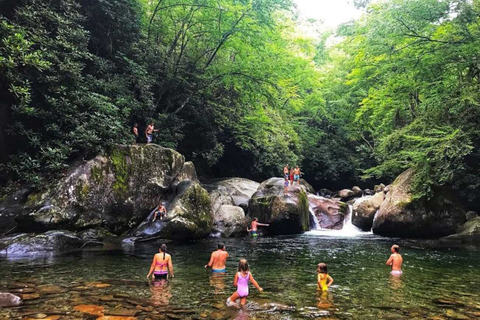 Pokhara : Expérience de baignade dans la rivière naturelle de l'Himalaya