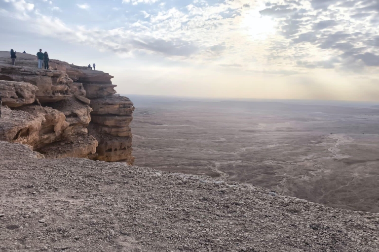 Riyadh, le bout du monde, et visite de la grotte mystérieuse des chauves-souris