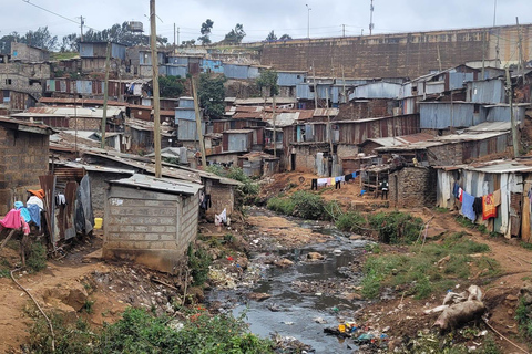 Nairobi: Tour a piedi della città del cioccolato e della baraccopoli di Kibera