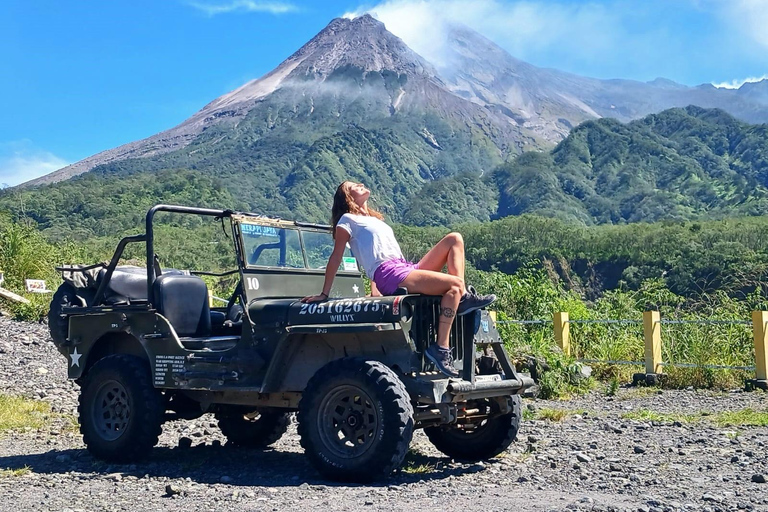 Yogyakarta: Avventura in jeep sul Monte Merapi e tramonto a Prambanan