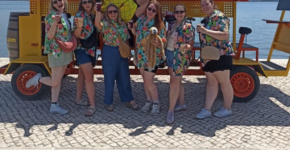 1-Hour Beer, Sangria or Prosecco Bike Tour in Lisbon