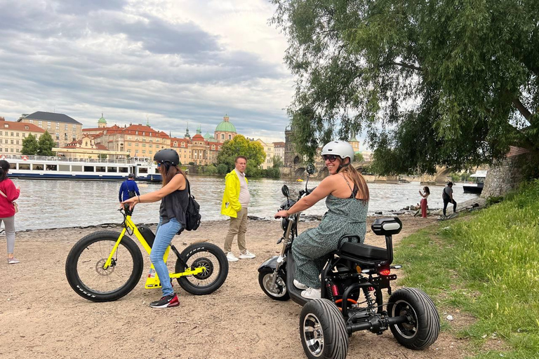 Prague: 2 hours FUN TRIKE tour in Prague with guide Prague: 2 hours FUN e-TRIKE tour with Guide