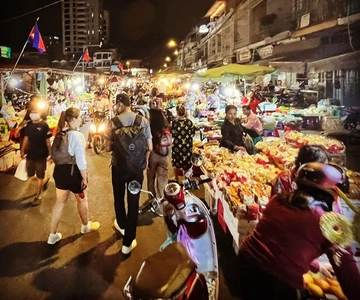 O melhor tour gastronômico de rua de Phnom Penh em um Tuk Tuk