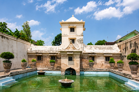 Sultan Palace, Water Castle, Prambanan Temple & Ballet Show Yogyakarta:Sultan Palace & Water Castle Private Guided Tour